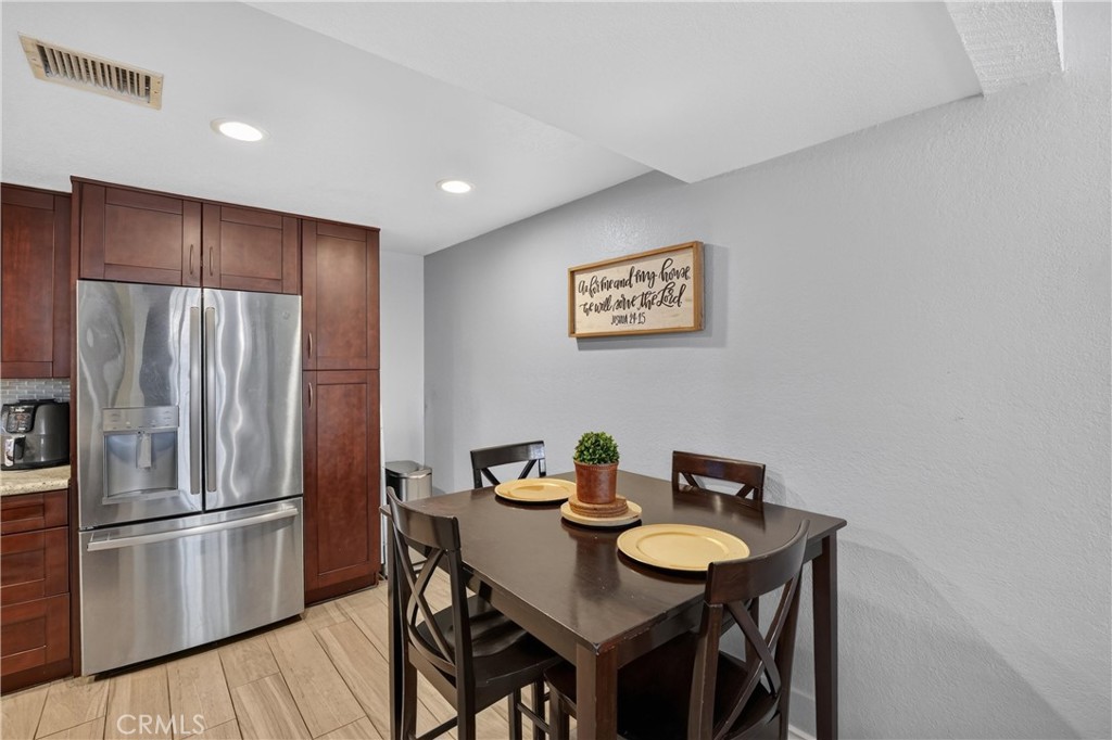 435 W 9th B3 Property Photo 8