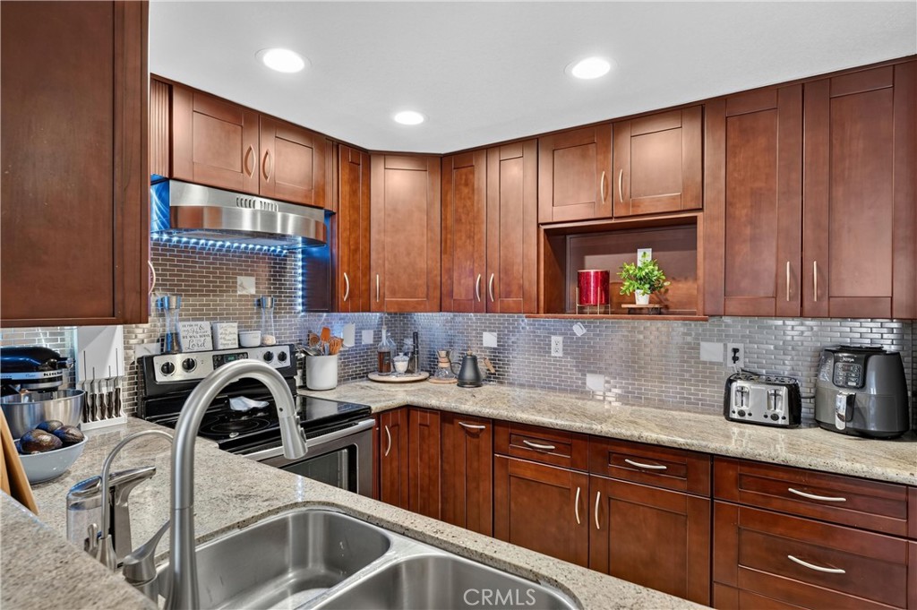 435 W 9th B3 Property Photo 11