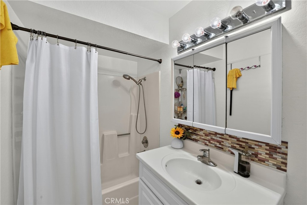 435 W 9th B3 Property Photo 22