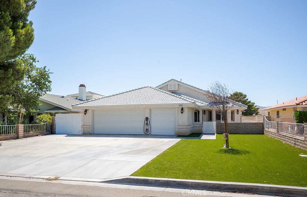 26249 Fleet Lane Property Photo 2