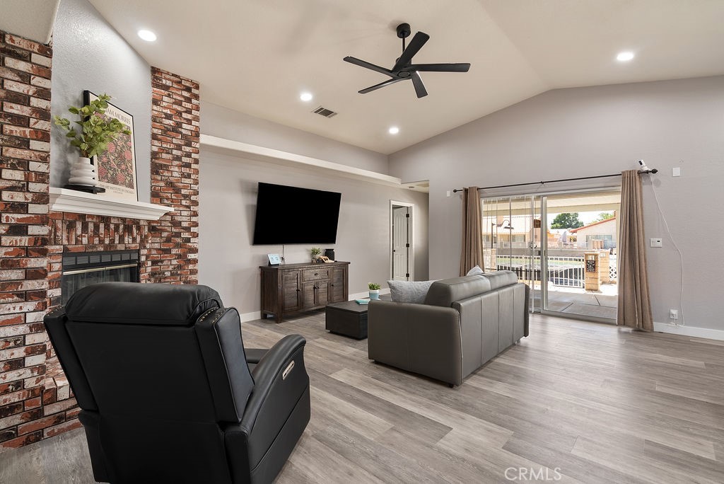 26249 Fleet Lane Property Photo 4