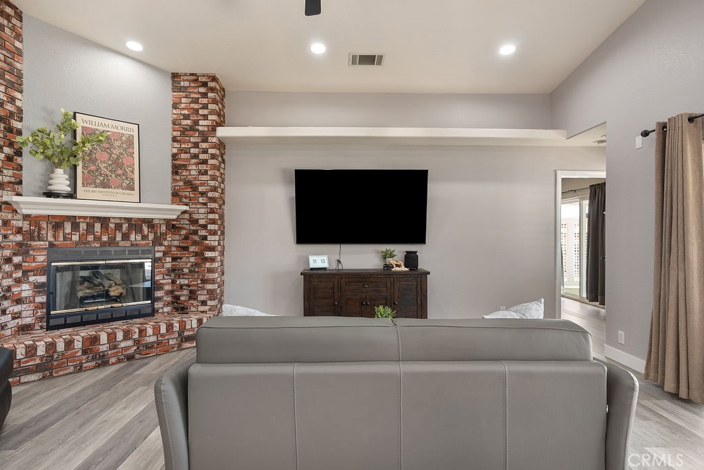 26249 Fleet Lane Property Photo 5