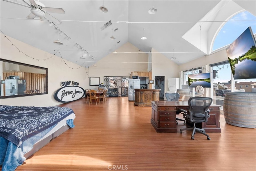 16927 Pacific Coast Property Photo 6