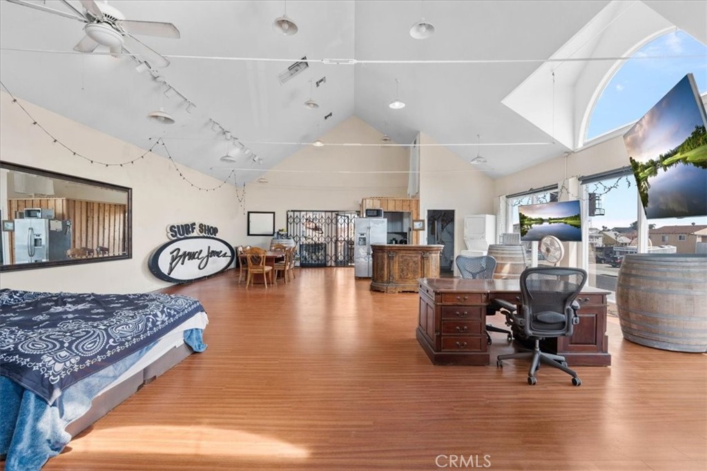 16927 Pacific Coast Property Photo 6
