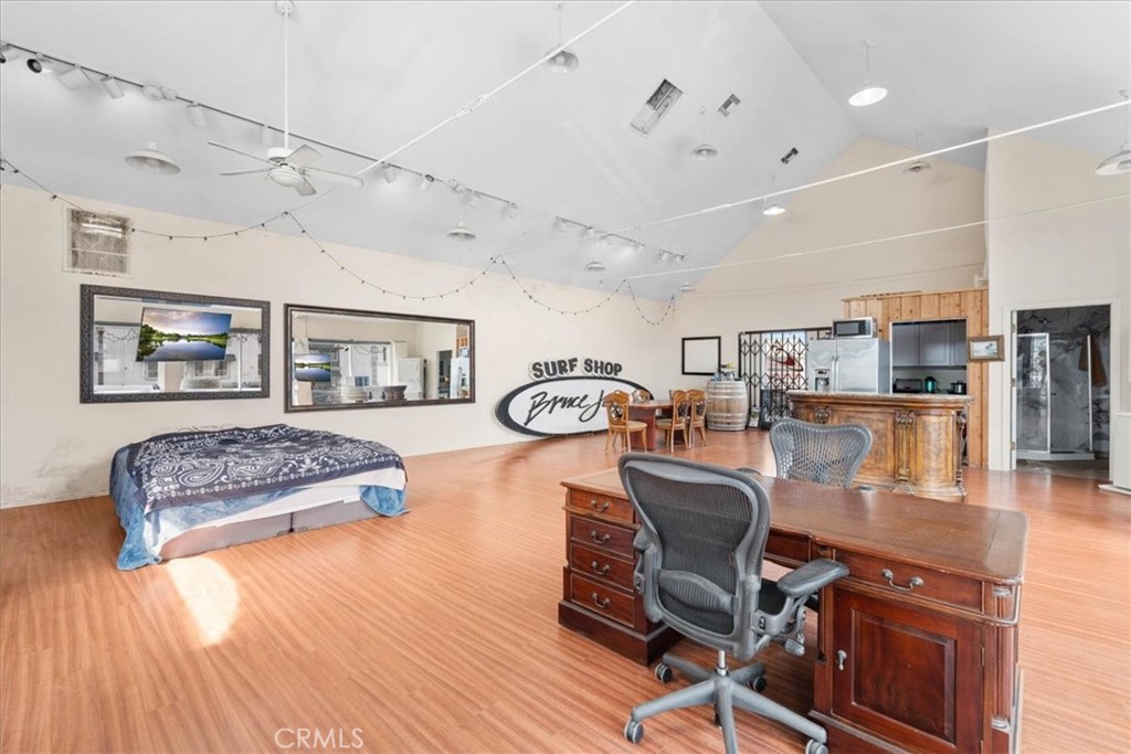 16927 Pacific Coast Property Photo 7
