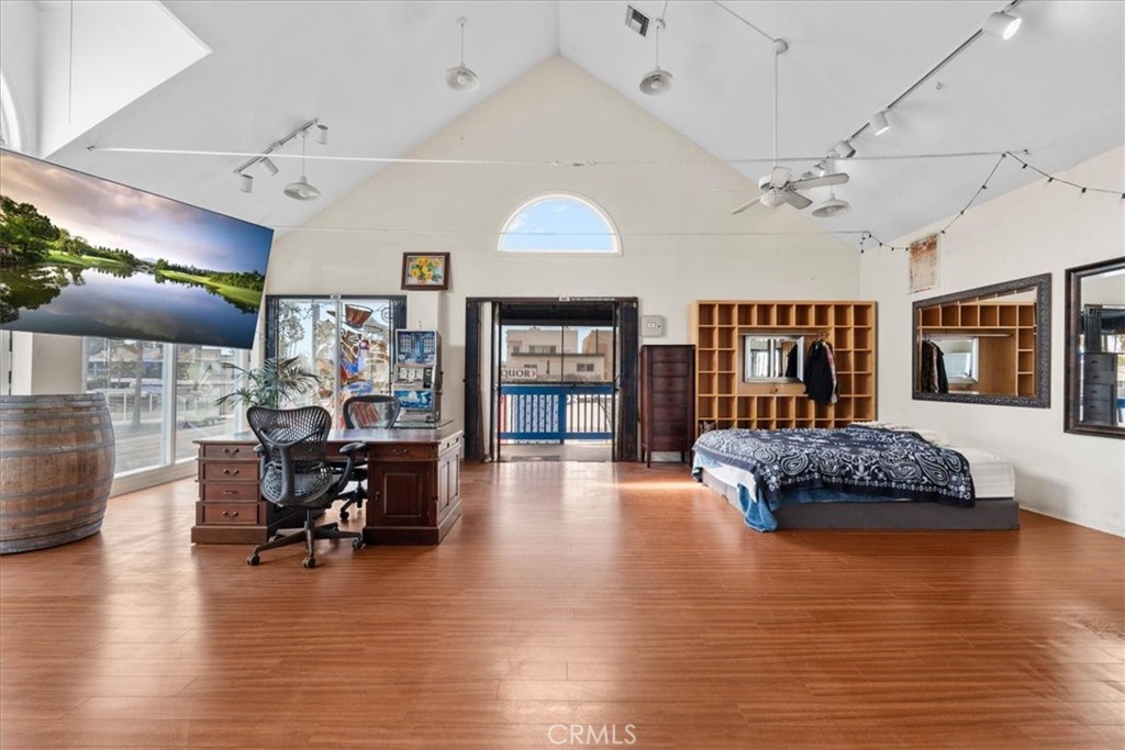 16927 Pacific Coast Property Photo 9
