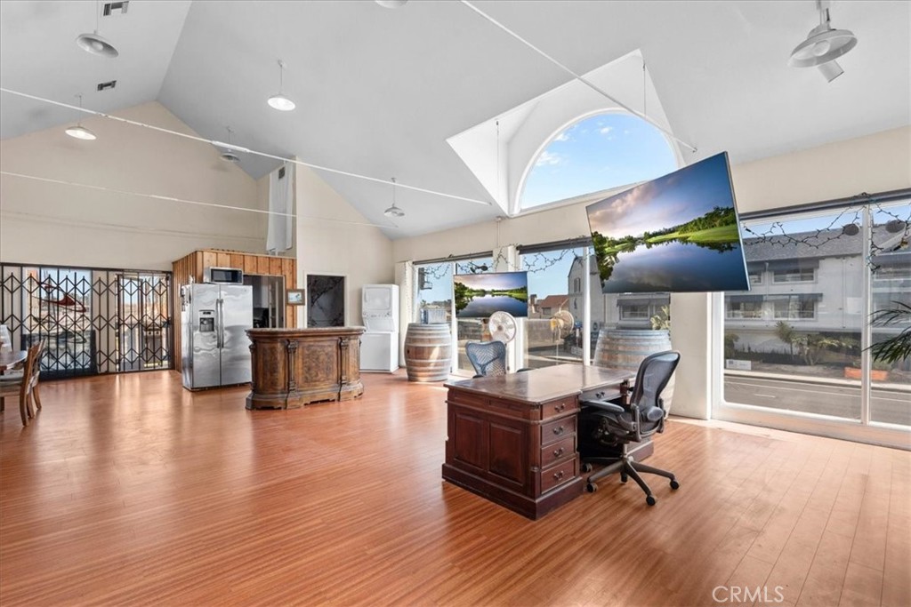 16927 Pacific Coast Property Photo 14