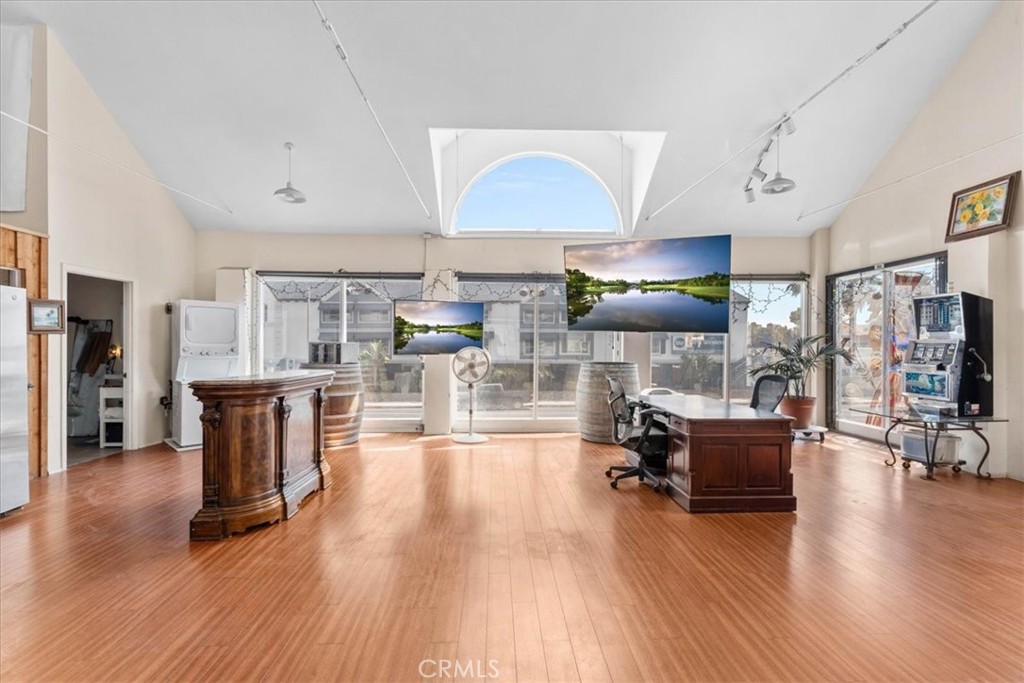 16927 Pacific Coast Property Photo 15