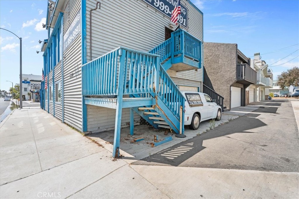 16927 Pacific Coast Property Photo 25