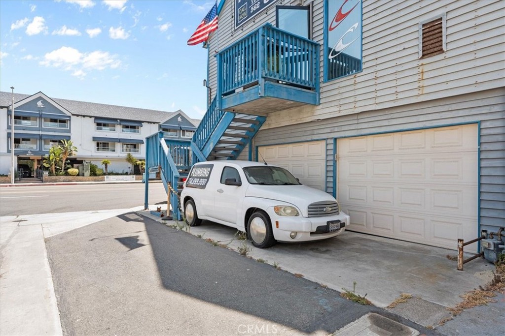 16927 Pacific Coast Property Photo 26