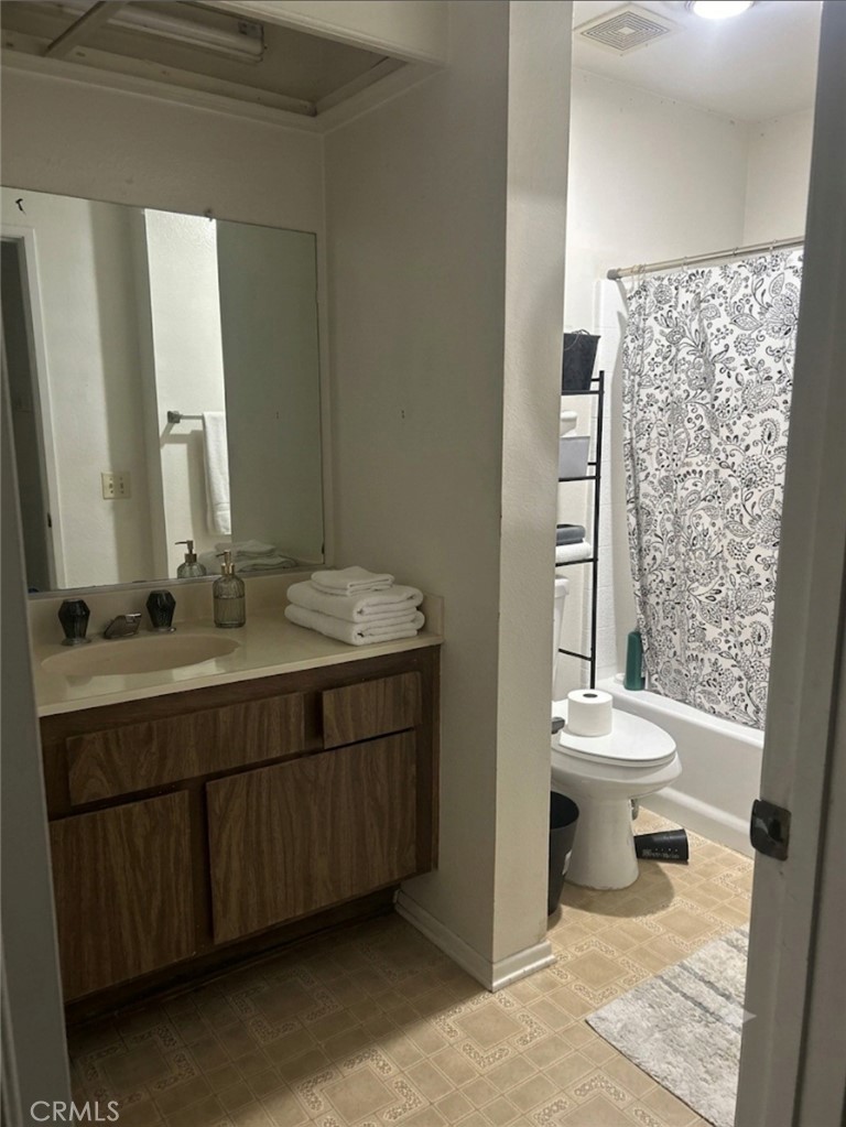 149 W 6th Street 10 Property Photo 8