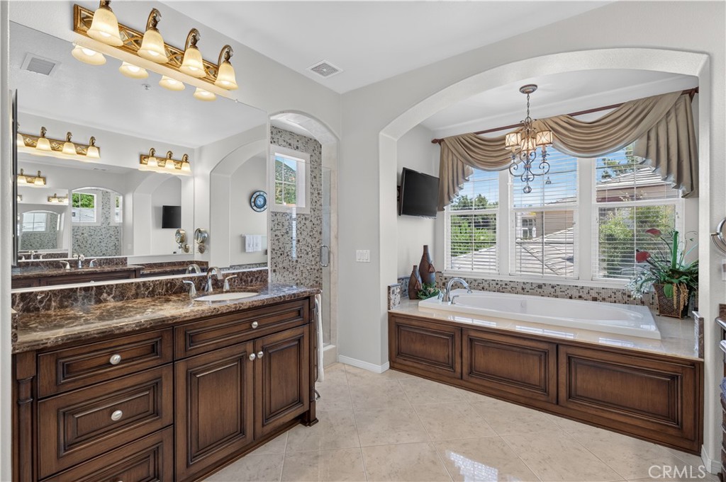 2560 Galicia Property Photo 35