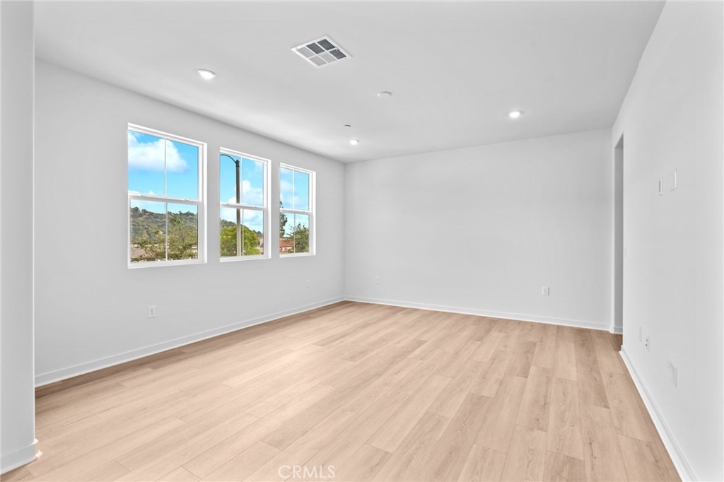 731 E Route 66 Property Photo 7