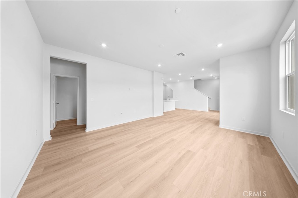 731 E Route 66 Property Photo 10