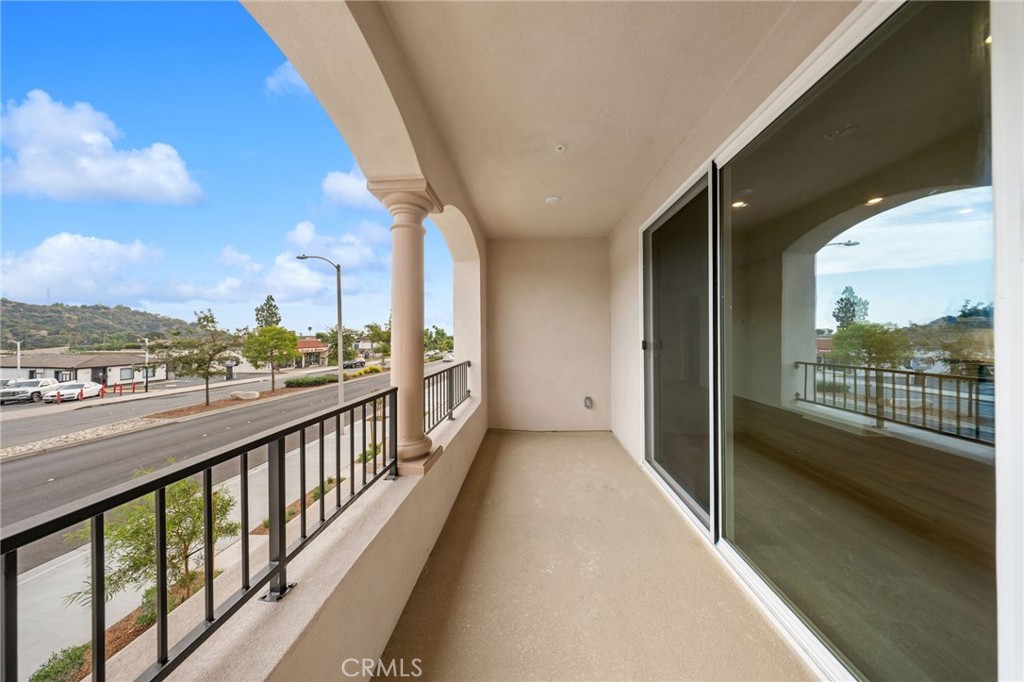731 E Route 66 Property Photo 29