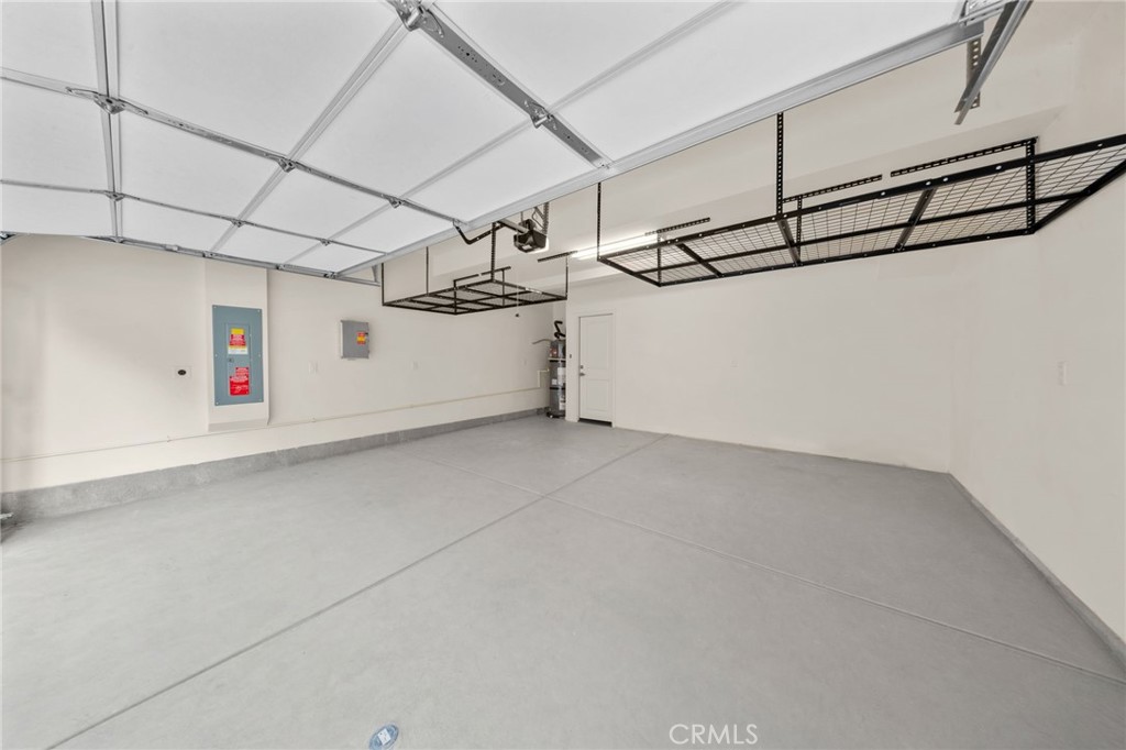 731 E Route 66 Property Photo 31