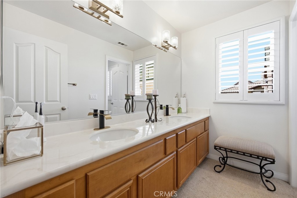 3677 W Chapman Property Photo 32