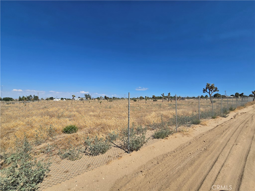 11025 Acanthus Property Photo 2