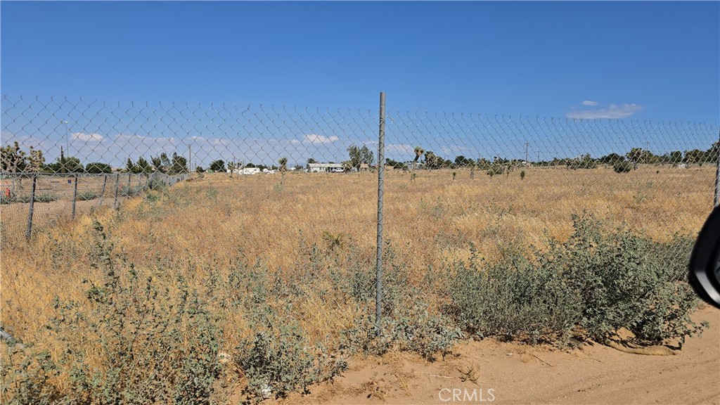 11025 Acanthus Property Photo 3