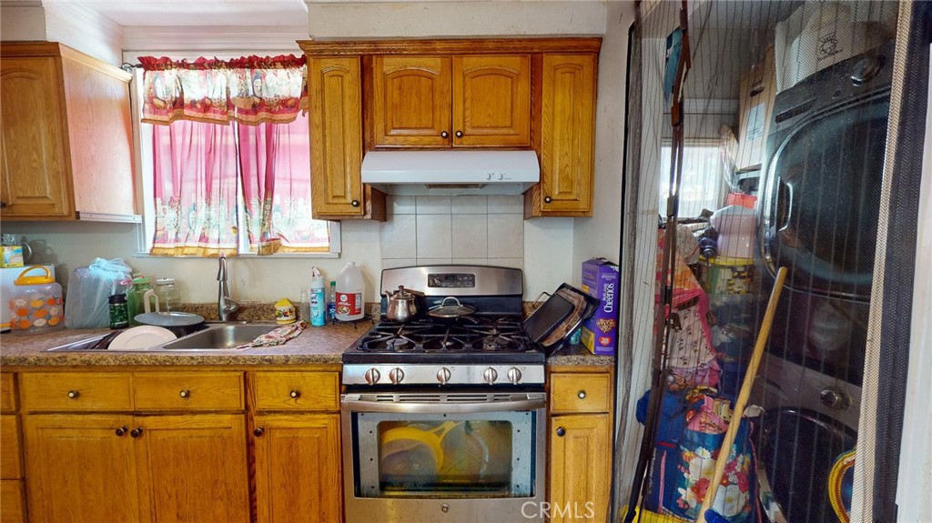 1715 E 65th Street Property Photo 49