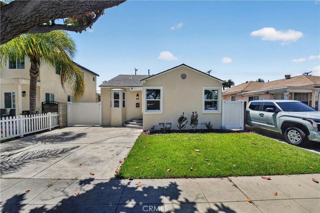 2741 Gale Avenue Property Photo 3