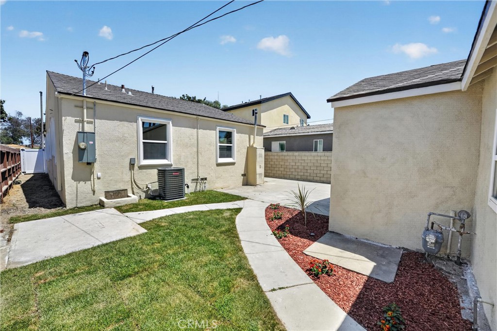 2741 Gale Avenue Property Photo 4