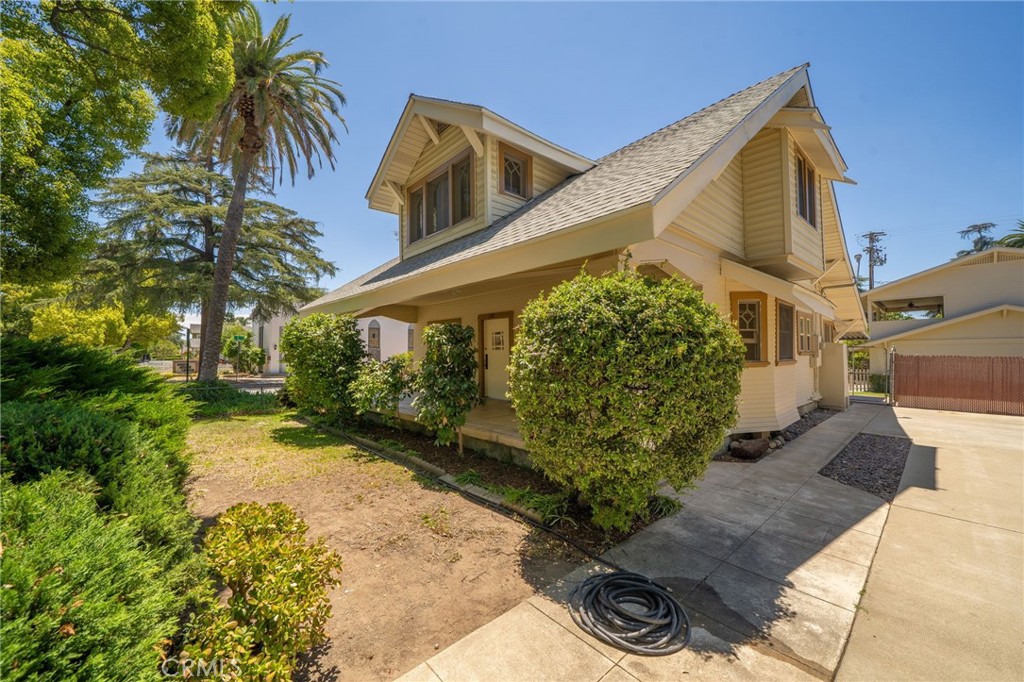 2382 Bonita Avenue Property Photo 4