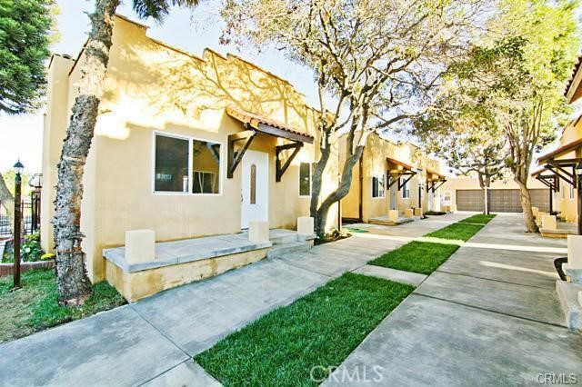 620 1/2 W 59th Place Property Photo 1
