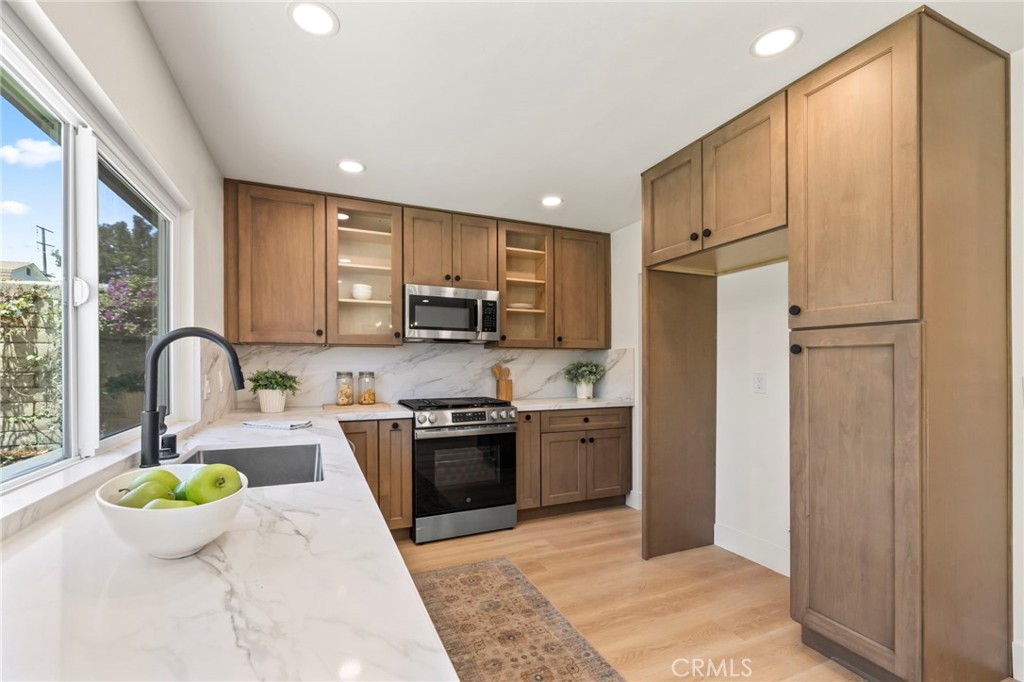 2614 Virginia Way Property Photo 11