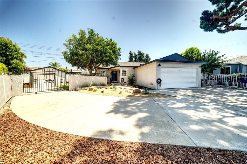 1436 Eastleigh Property Photo 1