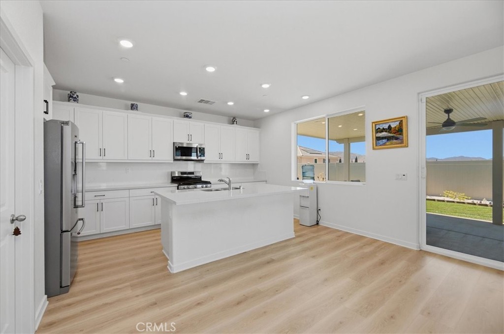 4208 Oak Property Photo 7
