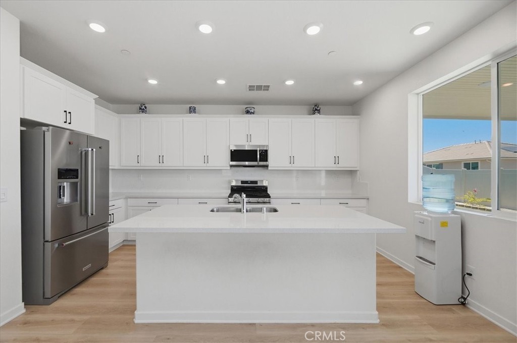 4208 Oak Property Photo 8
