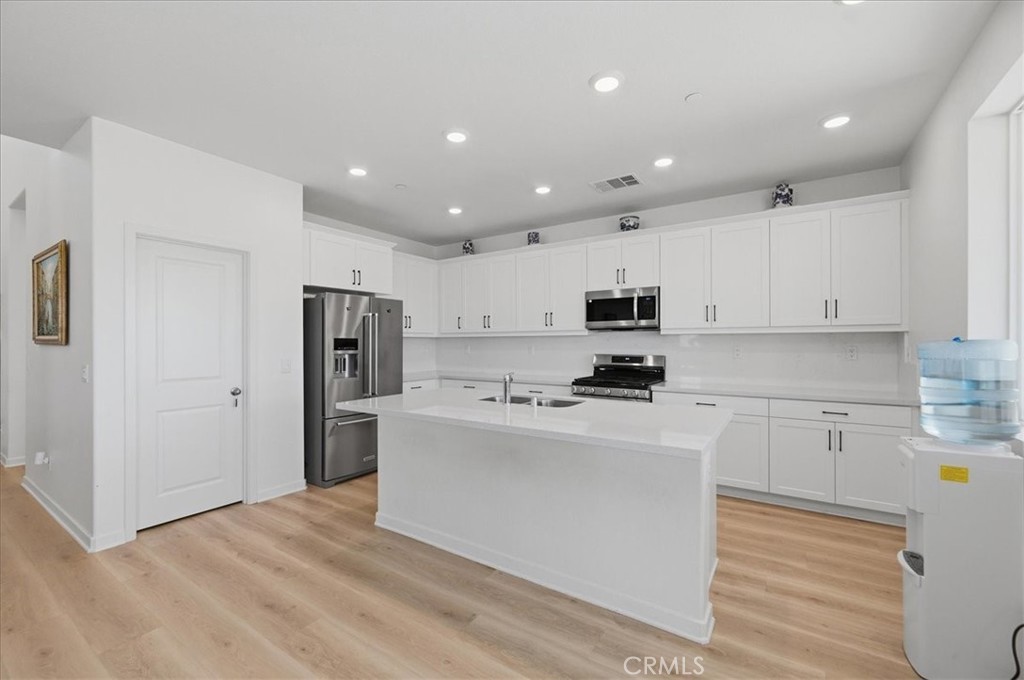 4208 Oak Property Photo 9