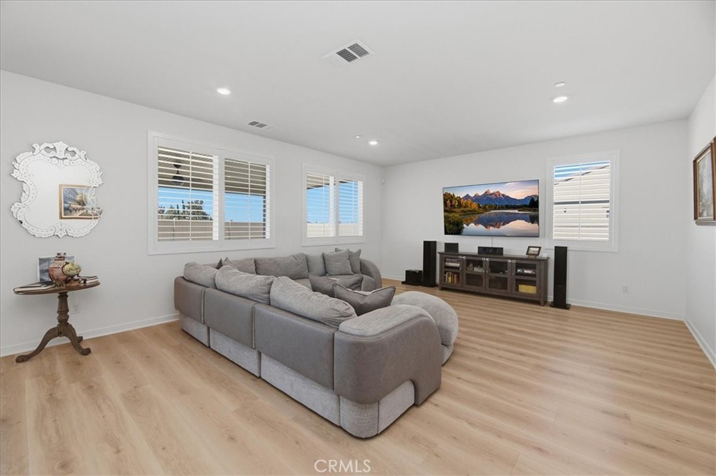 4208 Oak Property Photo 13