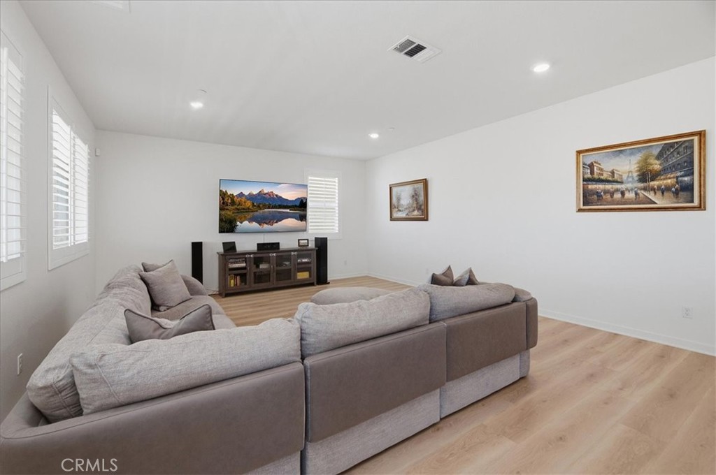 4208 Oak Property Photo 14