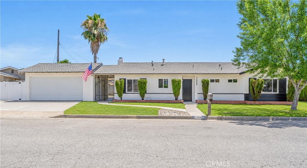1404 E Louisa Avenue Property Photo 1