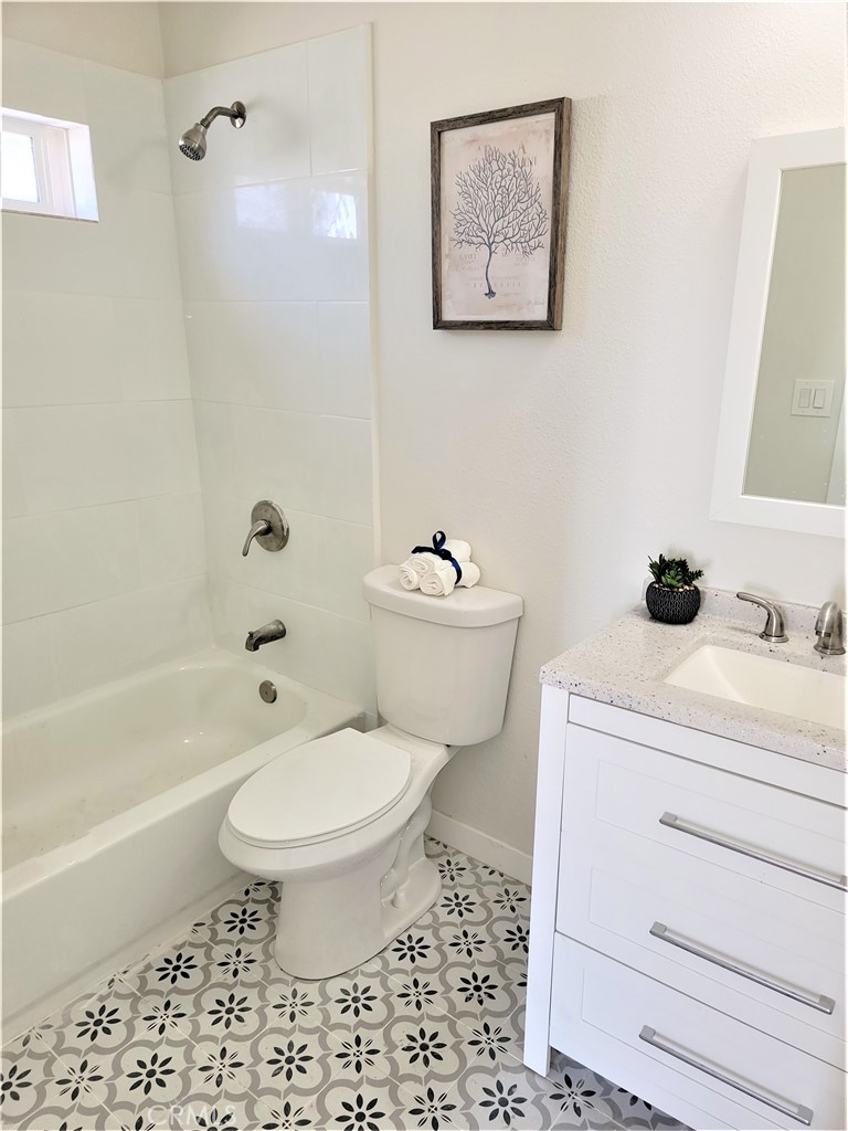 7040 3rd Property Photo 16