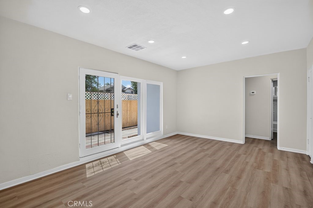 416 N Monterey Property Photo 7