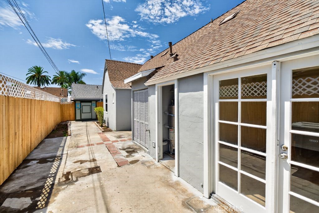 416 N Monterey Property Photo 19