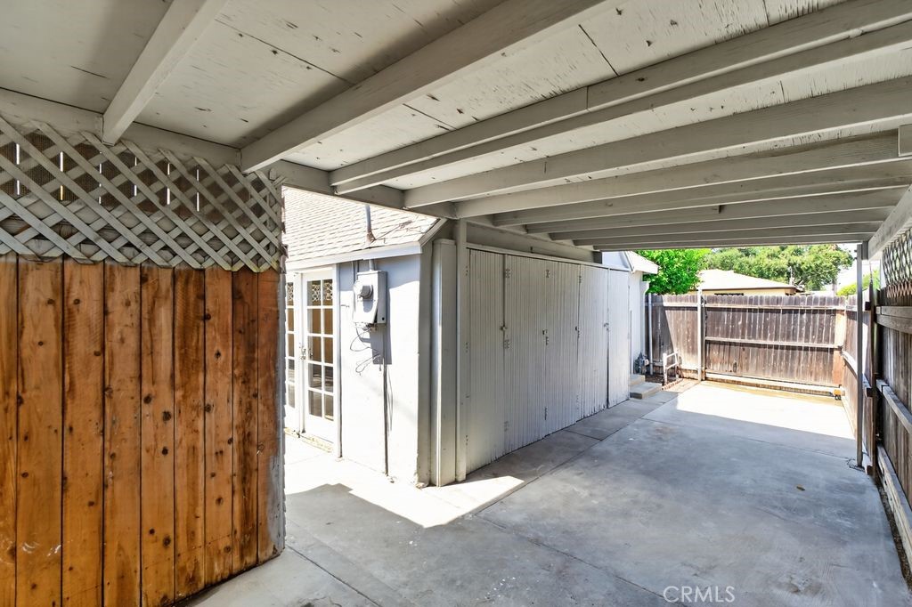 416 N Monterey Property Photo 21