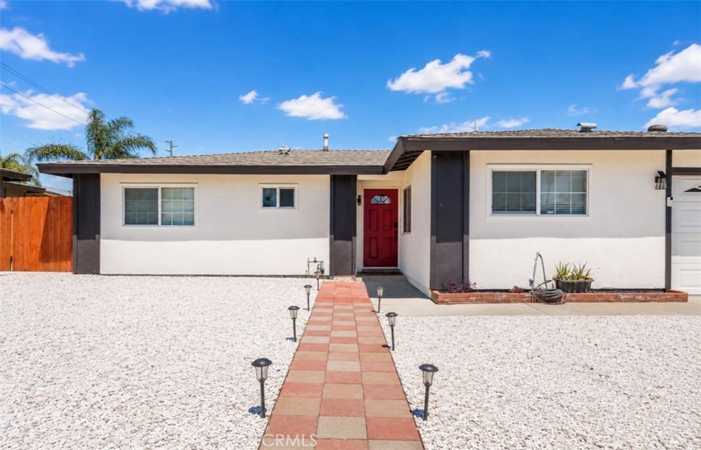 525 S Forest Property Photo 4