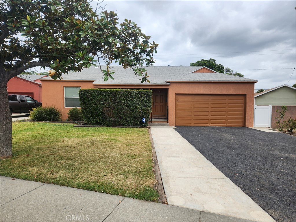 10208 Colima Property Photo 1