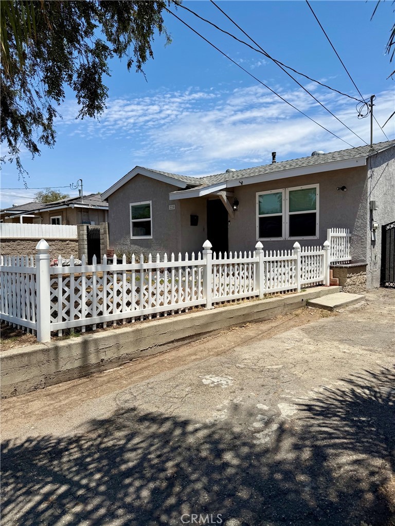 220 N Orange Avenue Property Photo 6