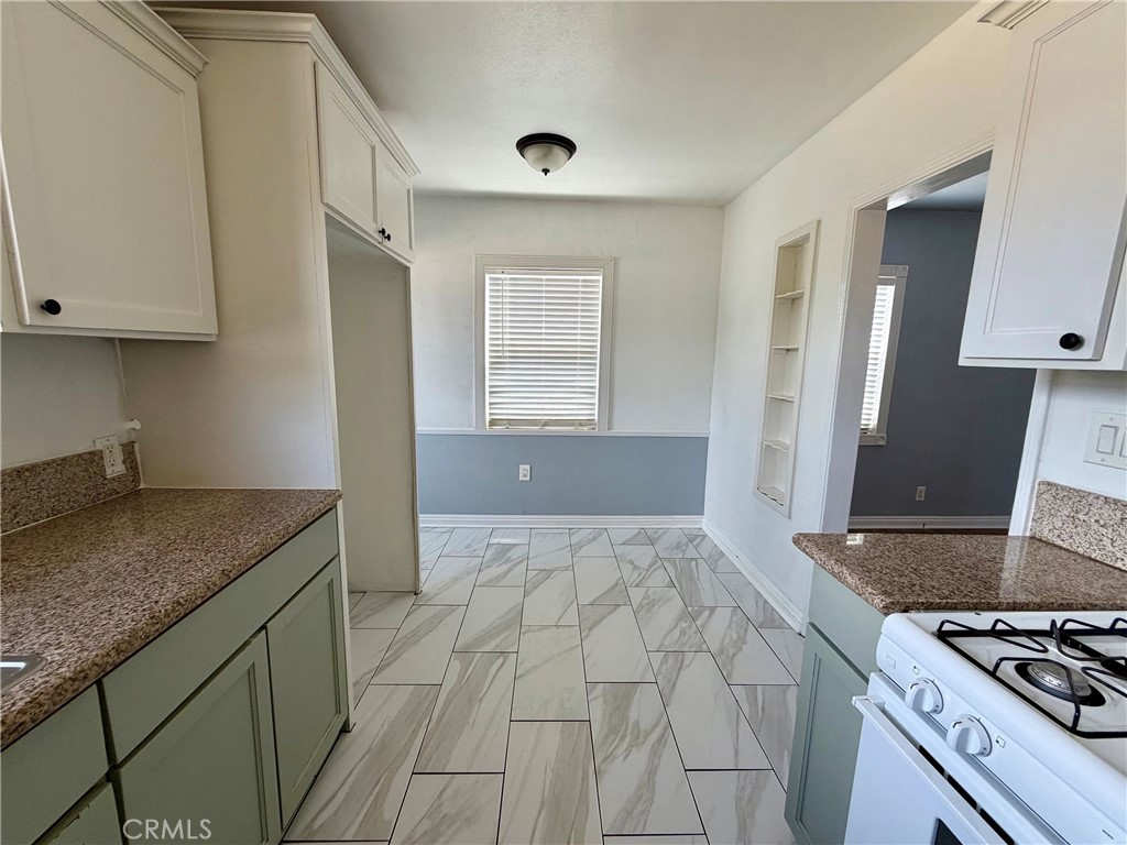 220 N Orange Avenue Property Photo 29