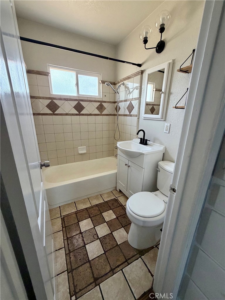 220 N Orange Avenue Property Photo 37