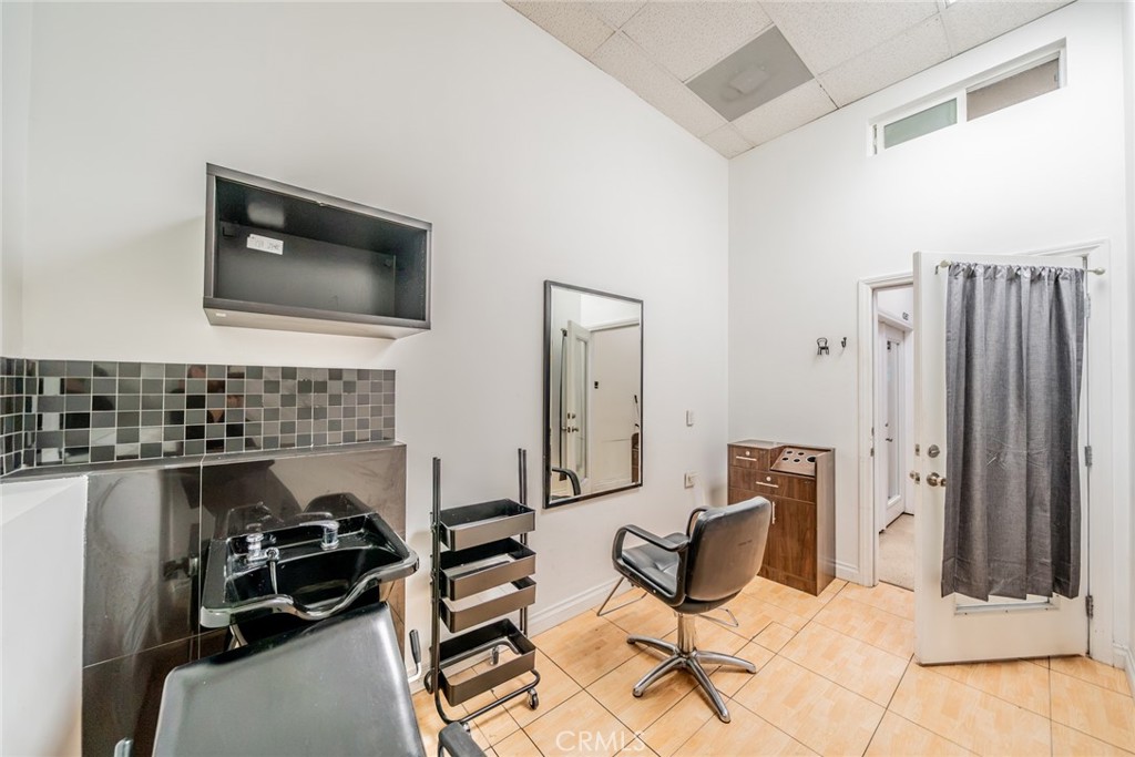 8822 Washington Blvd Property Photo 17