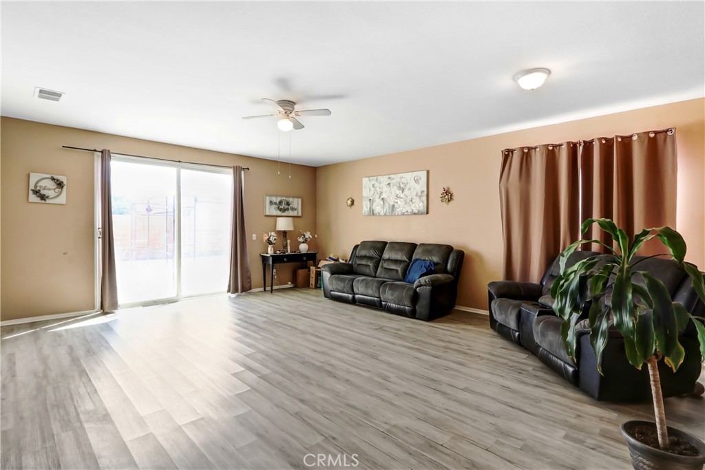 877 Peaceful Lane Property Photo 3