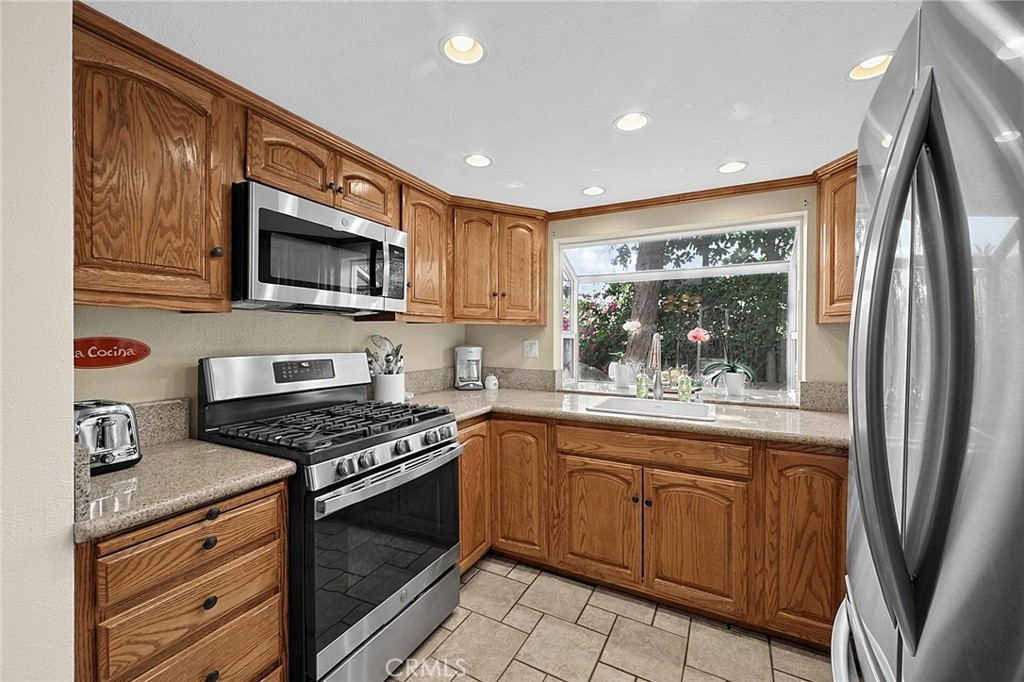 2245 Smoke Tree Lane Property Photo 19
