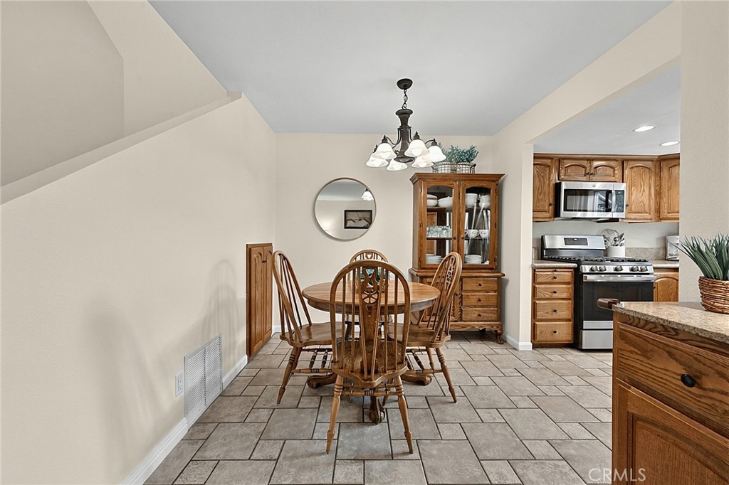2245 Smoke Tree Lane Property Photo 25