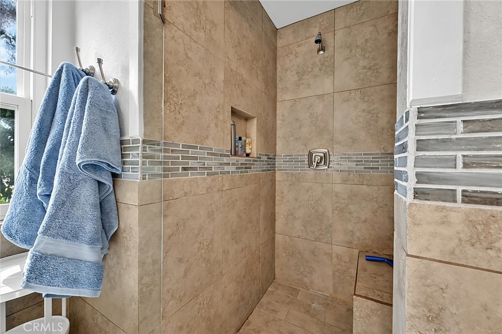2245 Smoke Tree Lane Property Photo 34